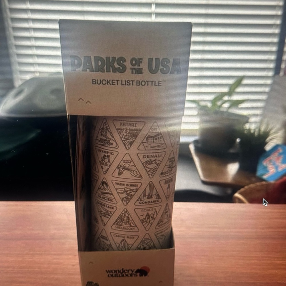 Wonders of the USA Bucket List Water Bottle - Cream